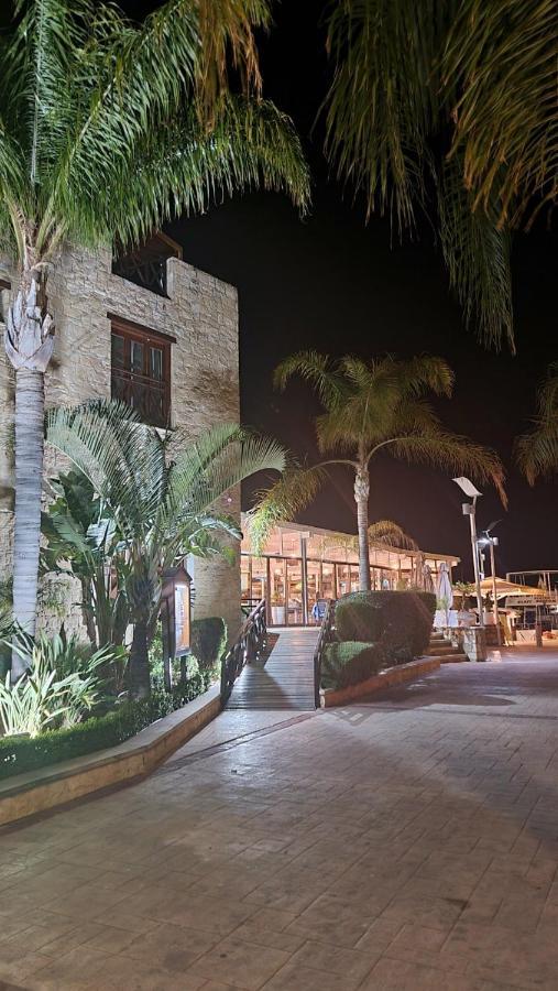 Y & P Latchi Hotel エクステリア 写真
